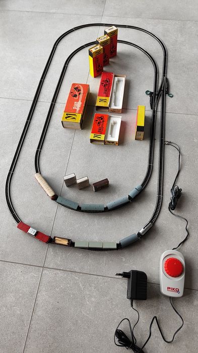 Железная дорога Piko N 1:160 ГДР, локомотивы, рельсы, вагоны, стрелки