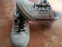 Sapatilhas adidas 30