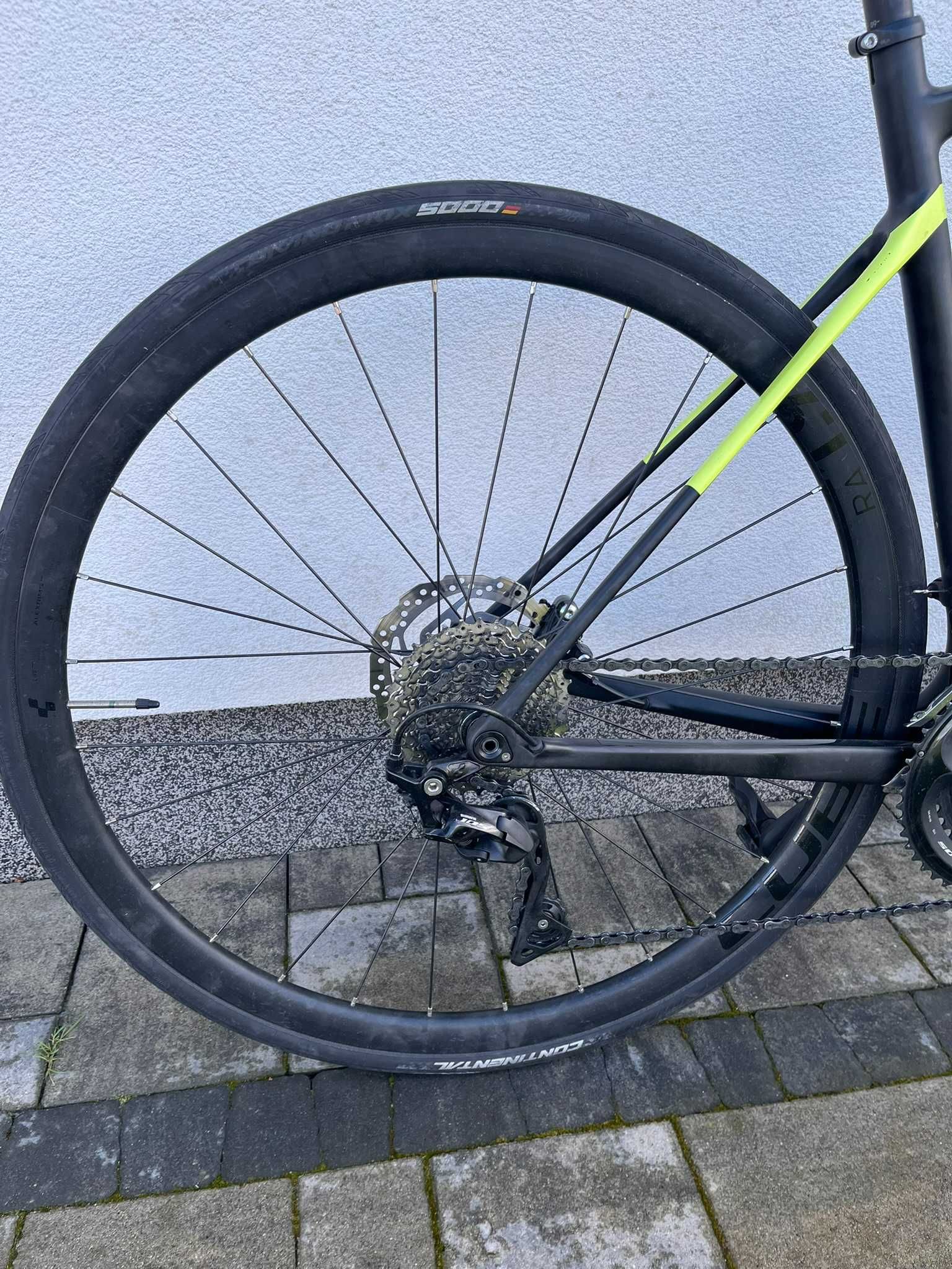 Rower szosowy CUBE Attain r. 56