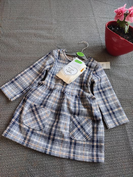 Komplet ciepłej sukienki, rajstop na 1,5-2 lata