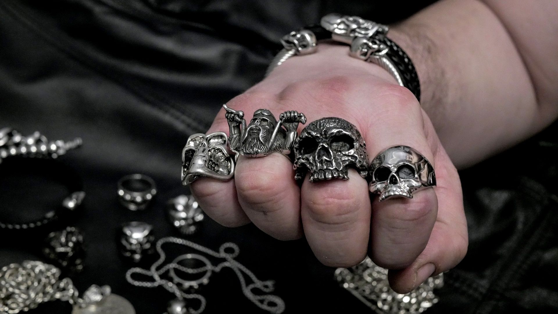 Atrakcyjna bransoletka czaszki stalowa Rock Metal Gotyk Moto Chopper