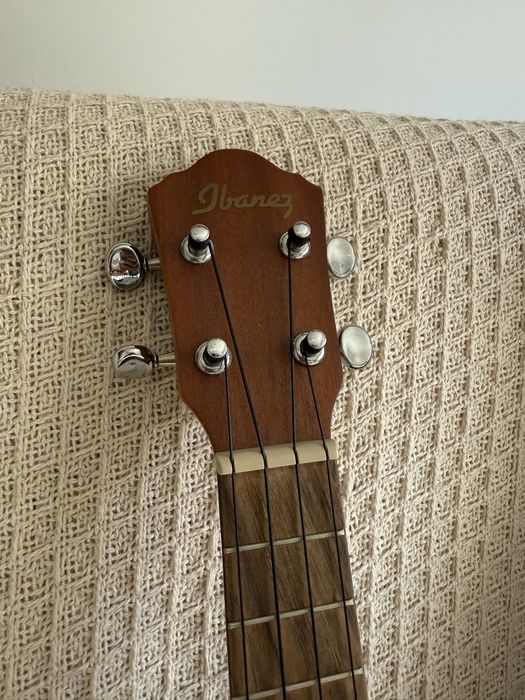 Ukulele Ibanez UKS10