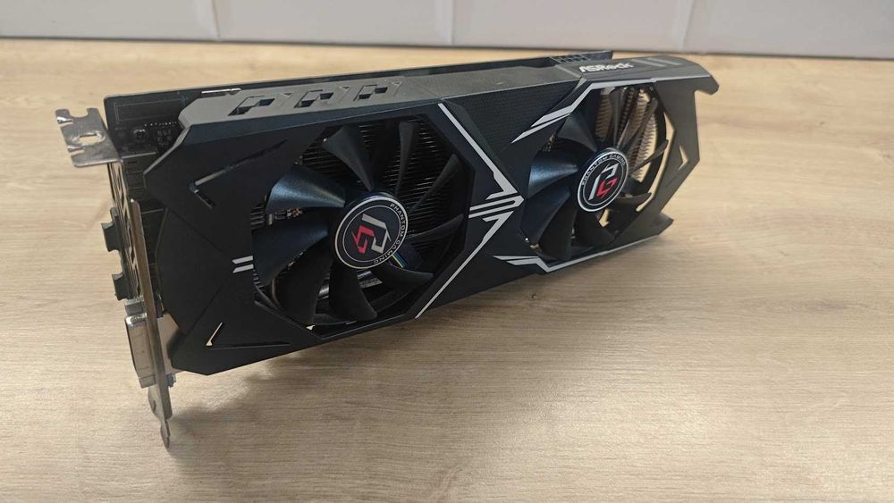 ASRock RX 570 8 GB Phantom Gaming D на пломбі краще 470 480 почти 580