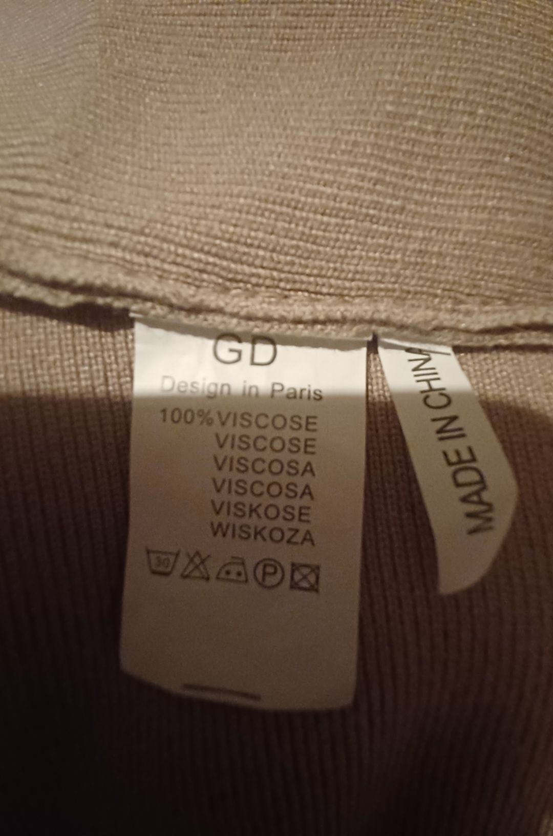 Efektowna sukienka midi GD