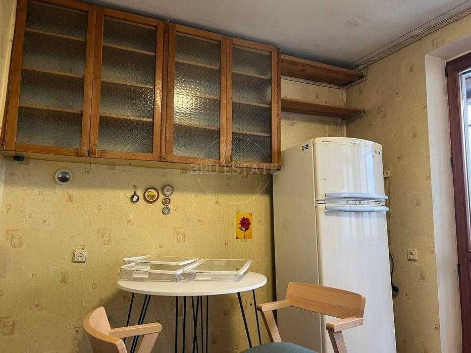 Продам 2 к вул.Жилянська 72  м.Університет