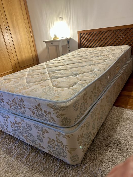 Sommier de solteiro - bom estado - 180€