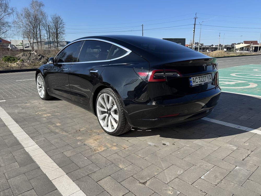 Tesla Model 3 2019