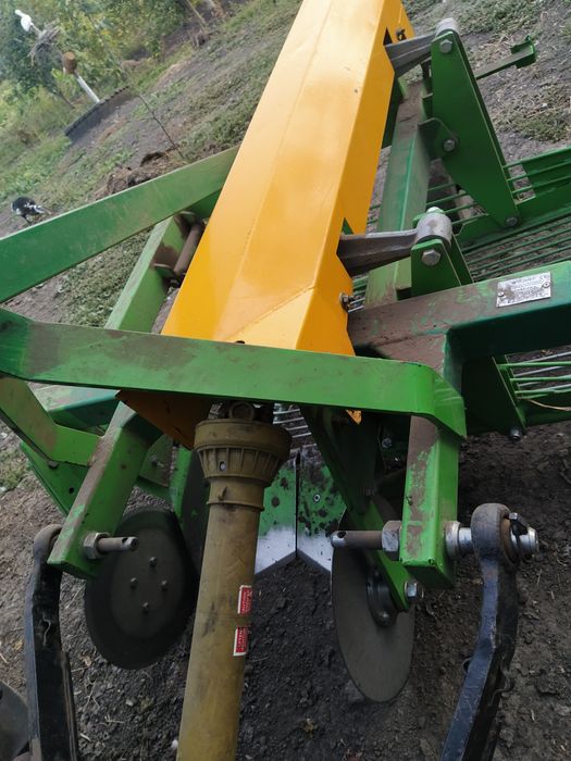 Продам картоплекопалку