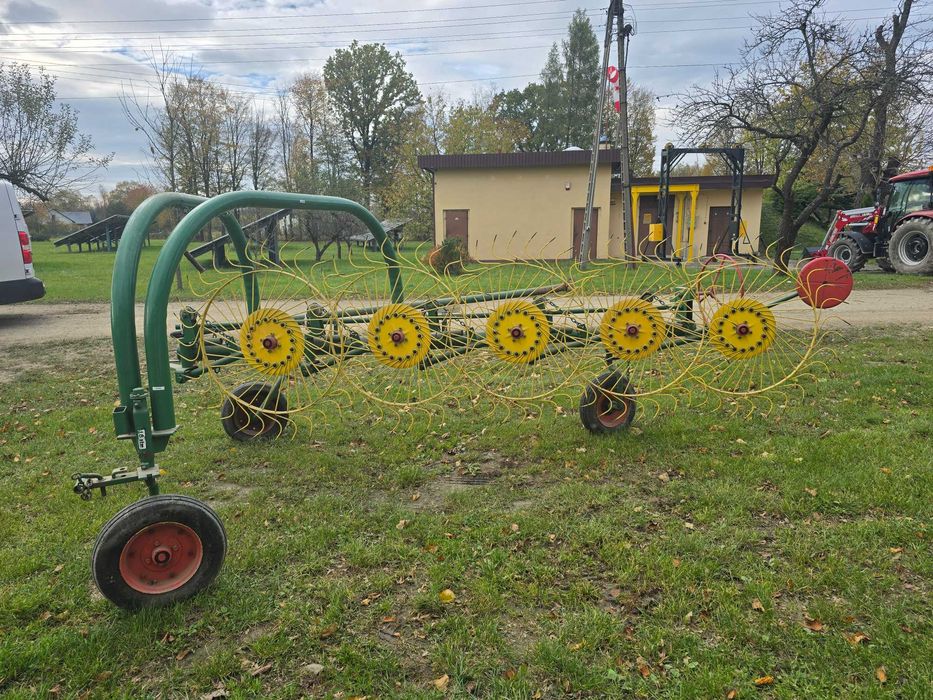 Przetrząsarko-zgrabiarka ciągnikowa 5 kołowa Z-277