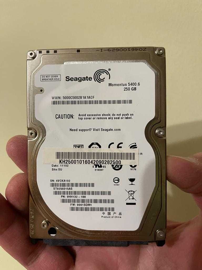 Жорсткий диск для ноутбука Seagate 250ГБ.