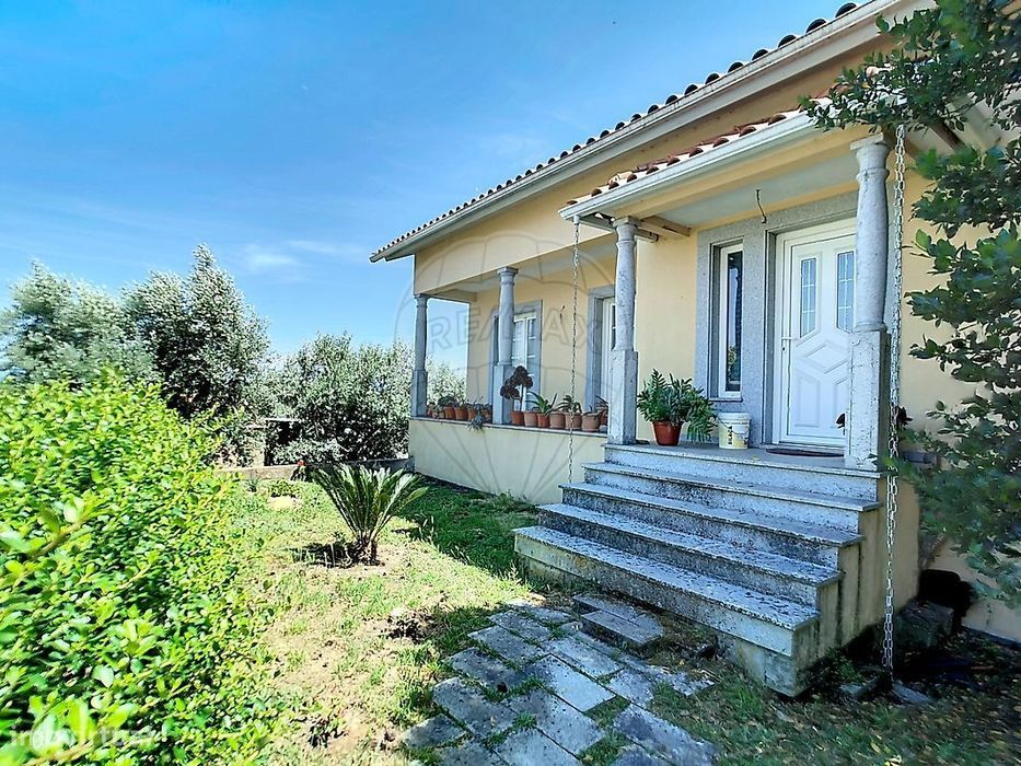 Moradia T4 para venda