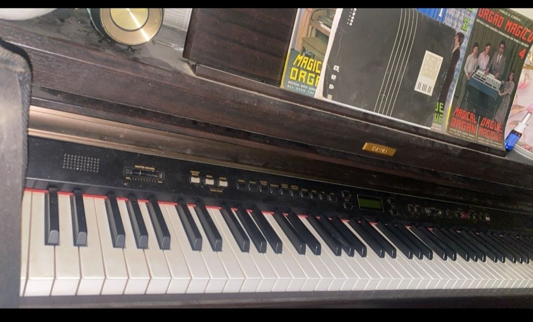 Vendo piano usado em bom estado