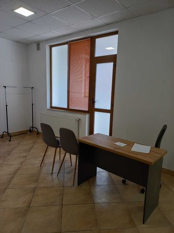 Суборенда офісного приміщення по вул.Мулика