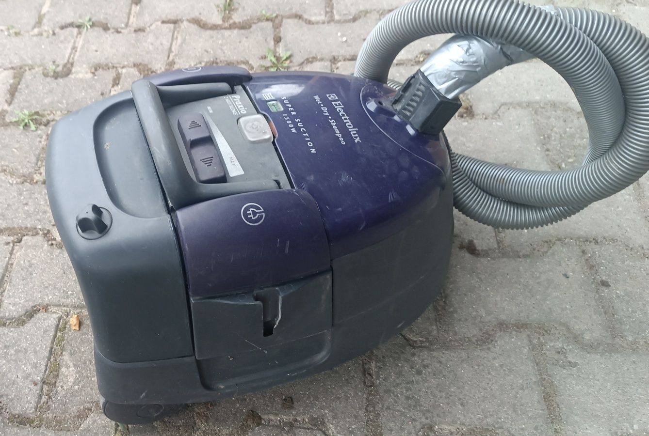 Odkurzacz piorący Electrolux Praxio Z6035 Silence