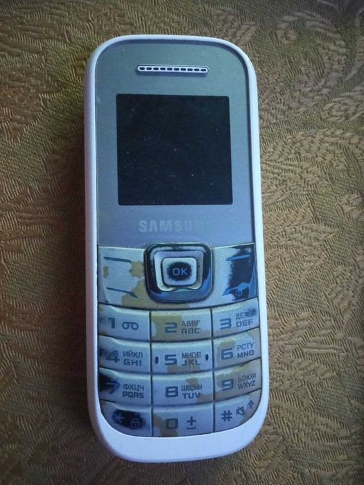 Мобільний телефон Samsung GT-E1200i б у