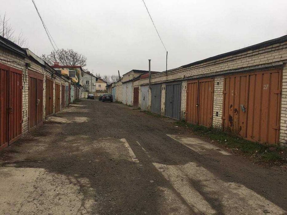 Цегляний гараж в кооперативі "Авіатор" (Луцьк)