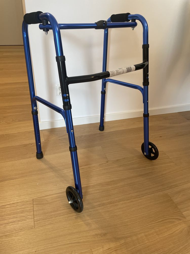 Balkonik aluminiowy prawie nowy