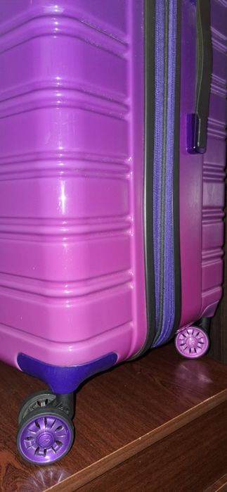 Валіза  велика з полікарбонату фірми iFLYMiami