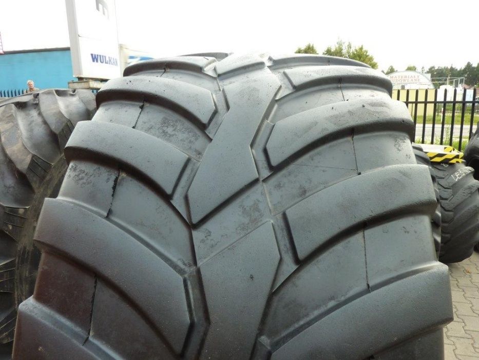 Opona używana rolnicza 800/60R32 VREDESTEIN FLOTATION TRAC 3800zł W943