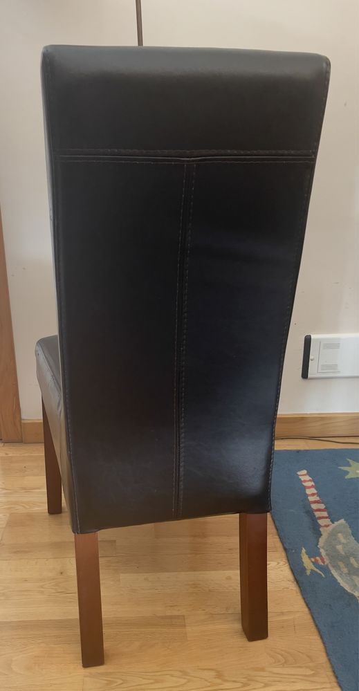Conjunto Mesa + 6 cadeiras e Aparador