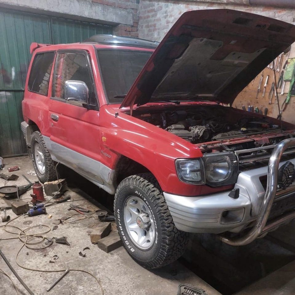 Разборка шрот Mitsubishi Pajero Wagon 2 2.8д 2.5д разборка Паджеро 2