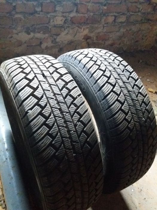 Opony zimowe 2 szt 225/70. 15C wzmacniane
