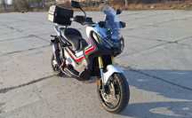 Honda x-adv 750 mały przebieg automat