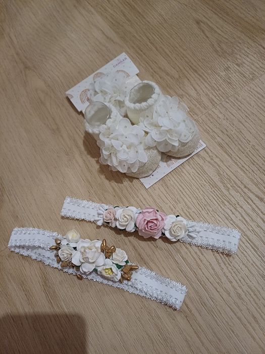 Skarpetki + opaska  oraz opaska w kwiaty