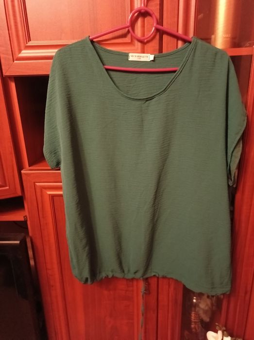 Продам  блузки  большого размера.