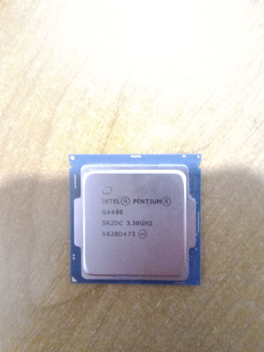 Intel Pentium G4400 /2ядра /2потоки /3.3GHz /s1151