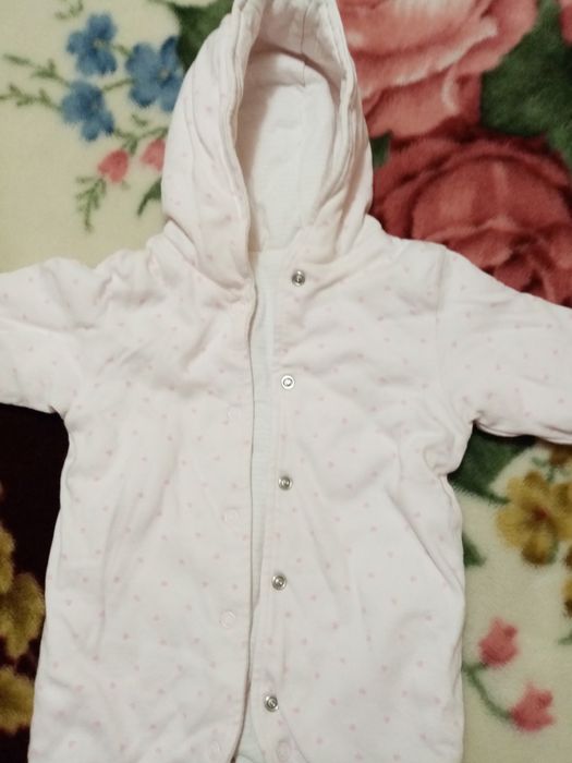 Комбінезон на  3-6 місяців.