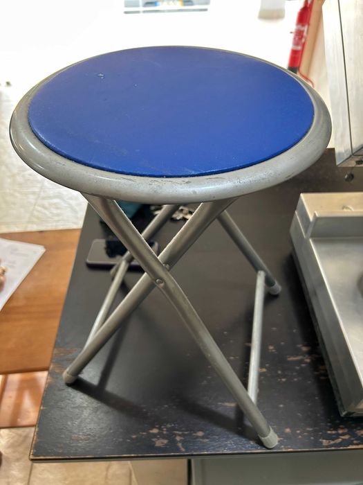 banco desdobrável Azul.