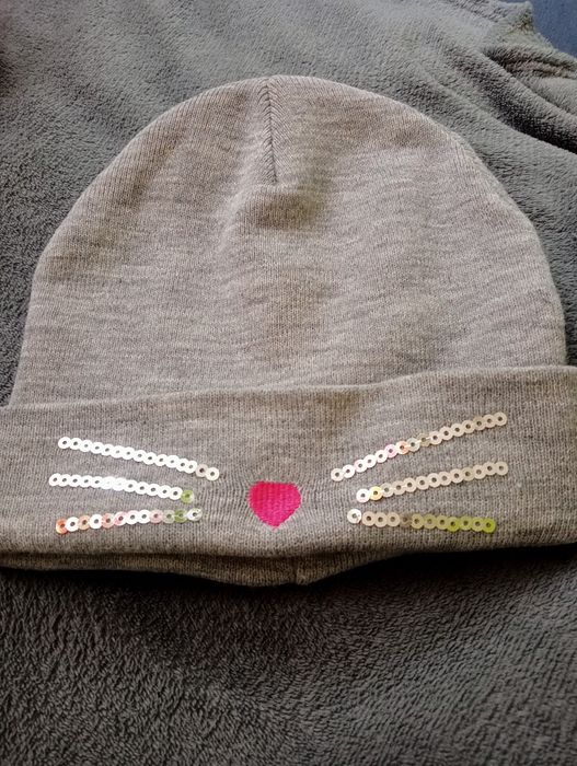 Czapki zimowe dziewcz 2 szt. 54-56 cm jak nowe, komin, szalik.