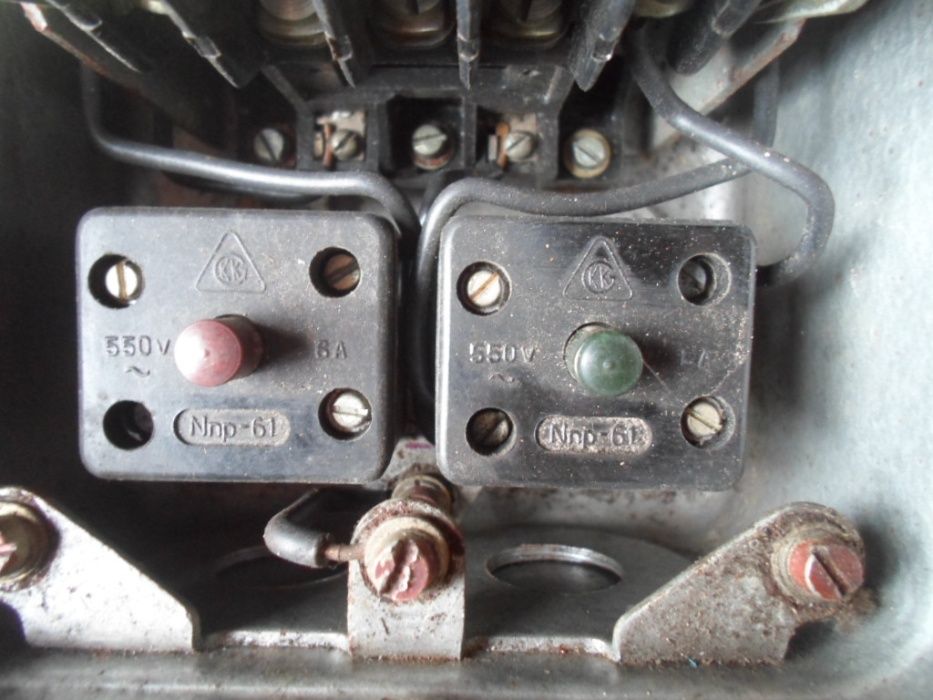 Пускатель трехфазный на 10. ампер.С тепловой защитой