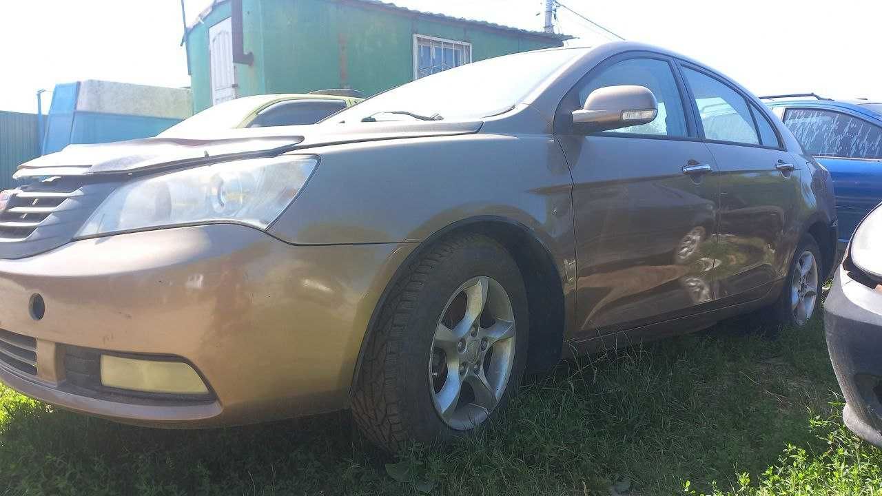 Криша з розборка Geely Emgrand EC7 запчастини Джилі Емгранд ЕС7 разбор