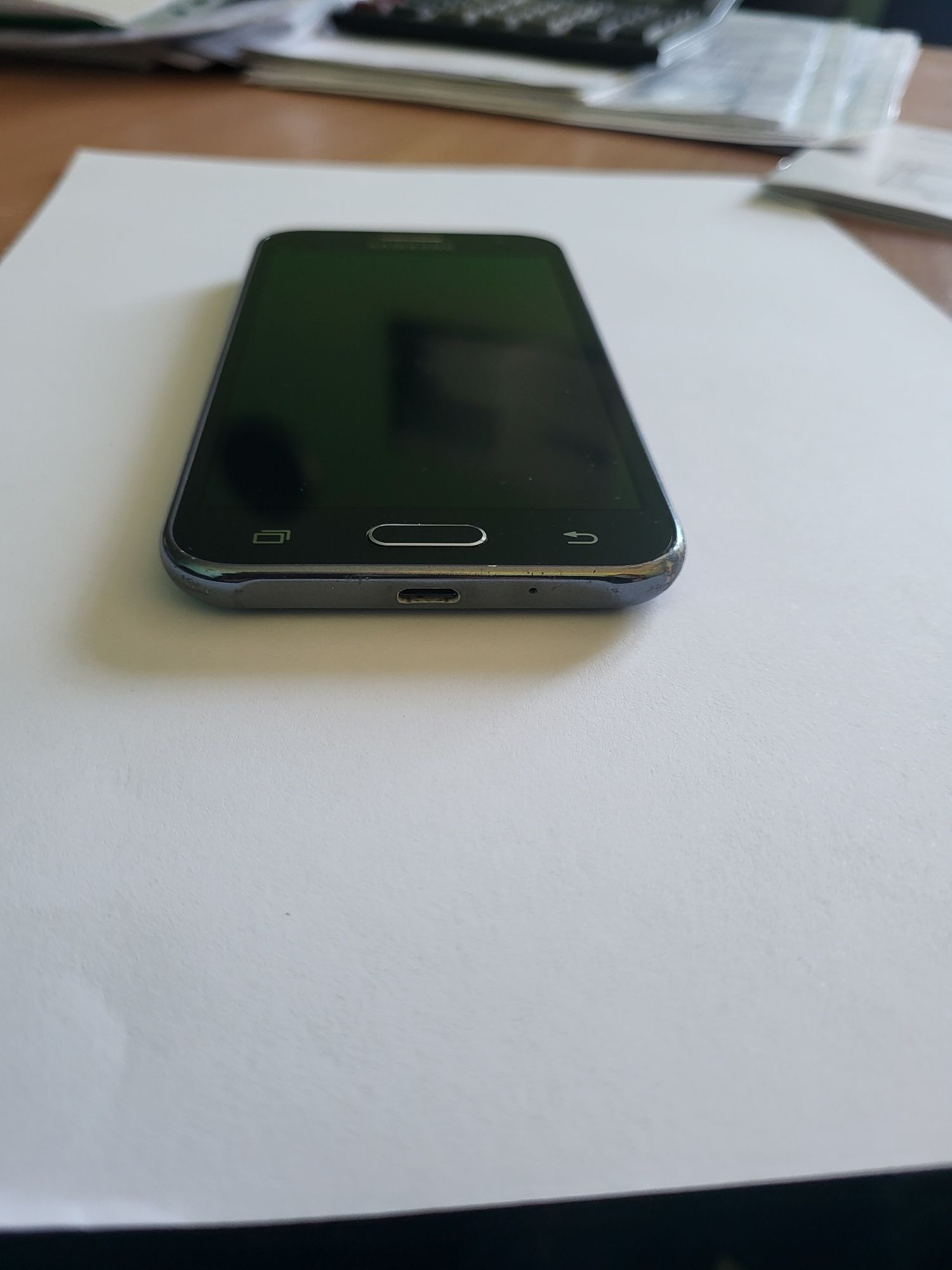 Смартфон SAMSUNG J200H