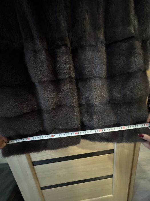 Продам норкову шубу
