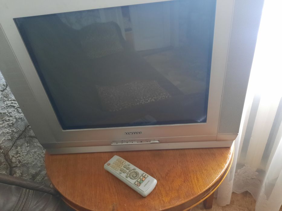 Телевизор Samsung 51см