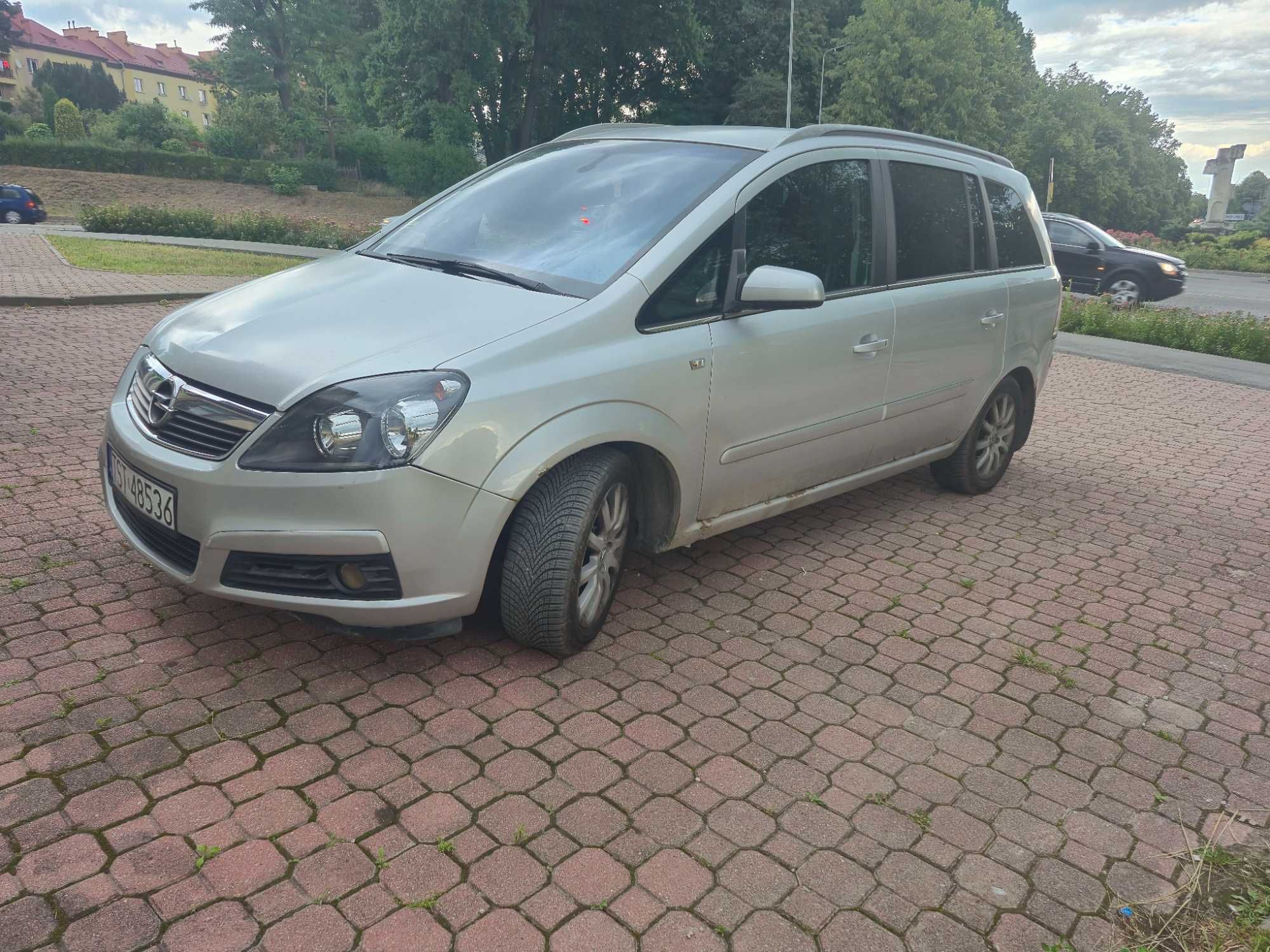 Opel Zafira B 2006r. benzyna