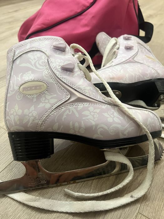 Ковзани з сумкою