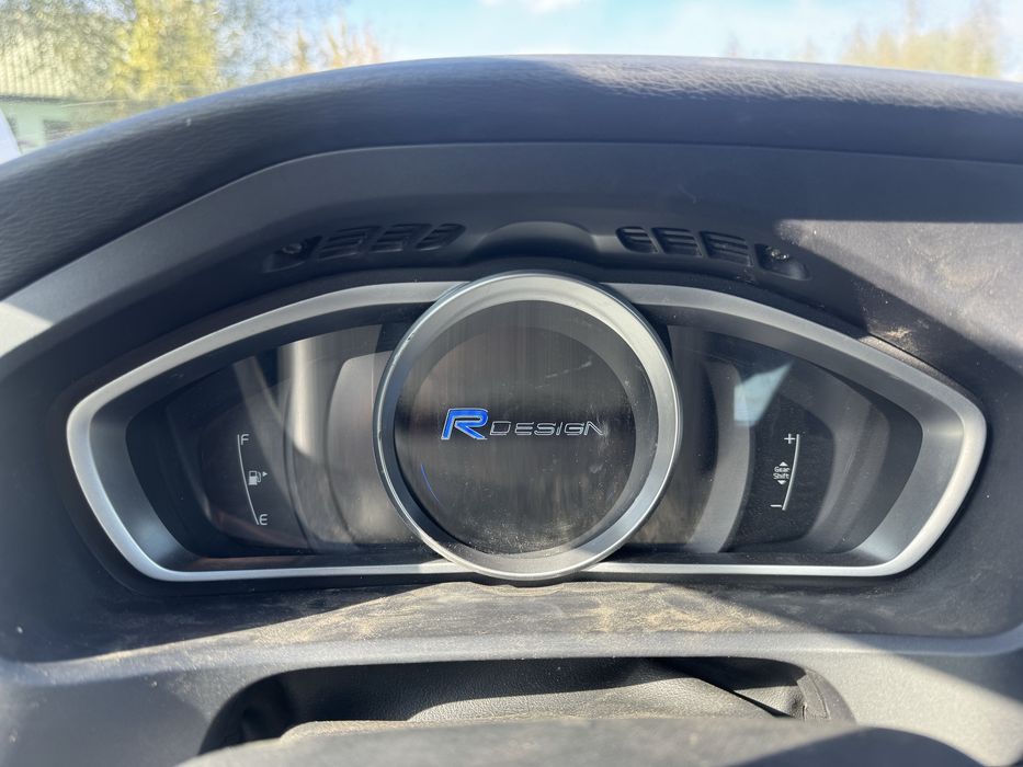 Volvo v40 II zegar TFT R design