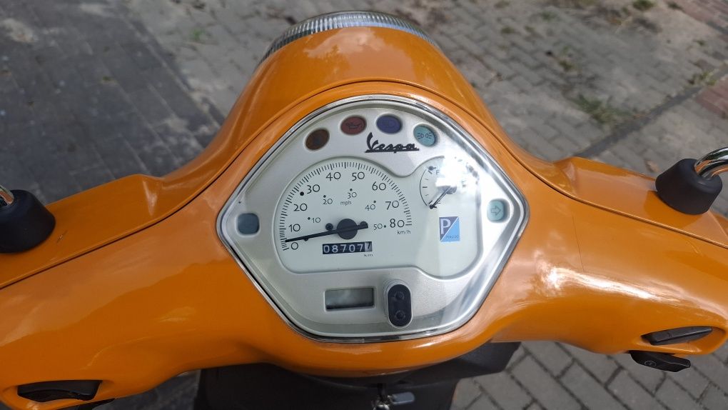 Piaggio Vespa LX 50