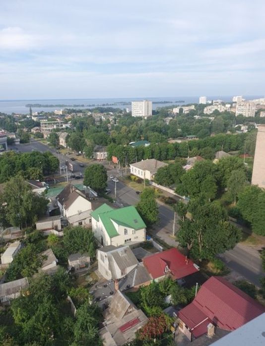 Видова 2-кв-ра в елітній новобудові. Центр. Панорама на річку.