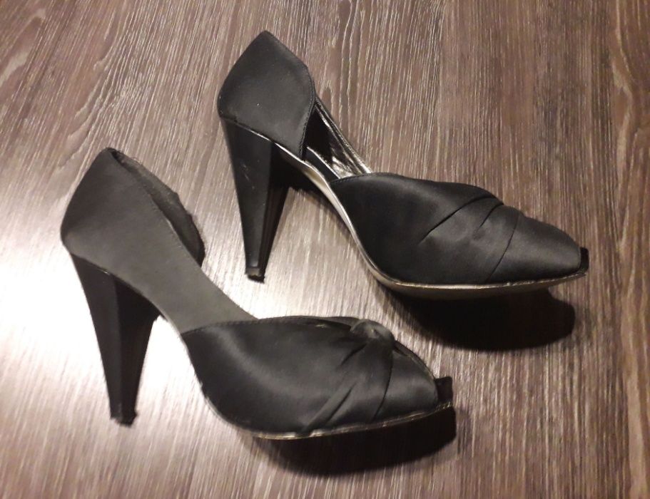 Jennifer buty damskie szpilki r. 38 satynowe