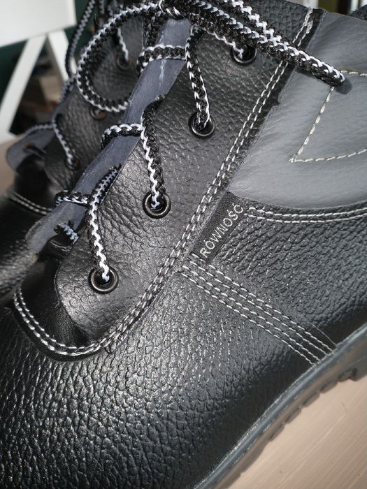 Buty do pracy / ogrodu / ochronne w rozmiarach 44/45/46 
Zastosowanie