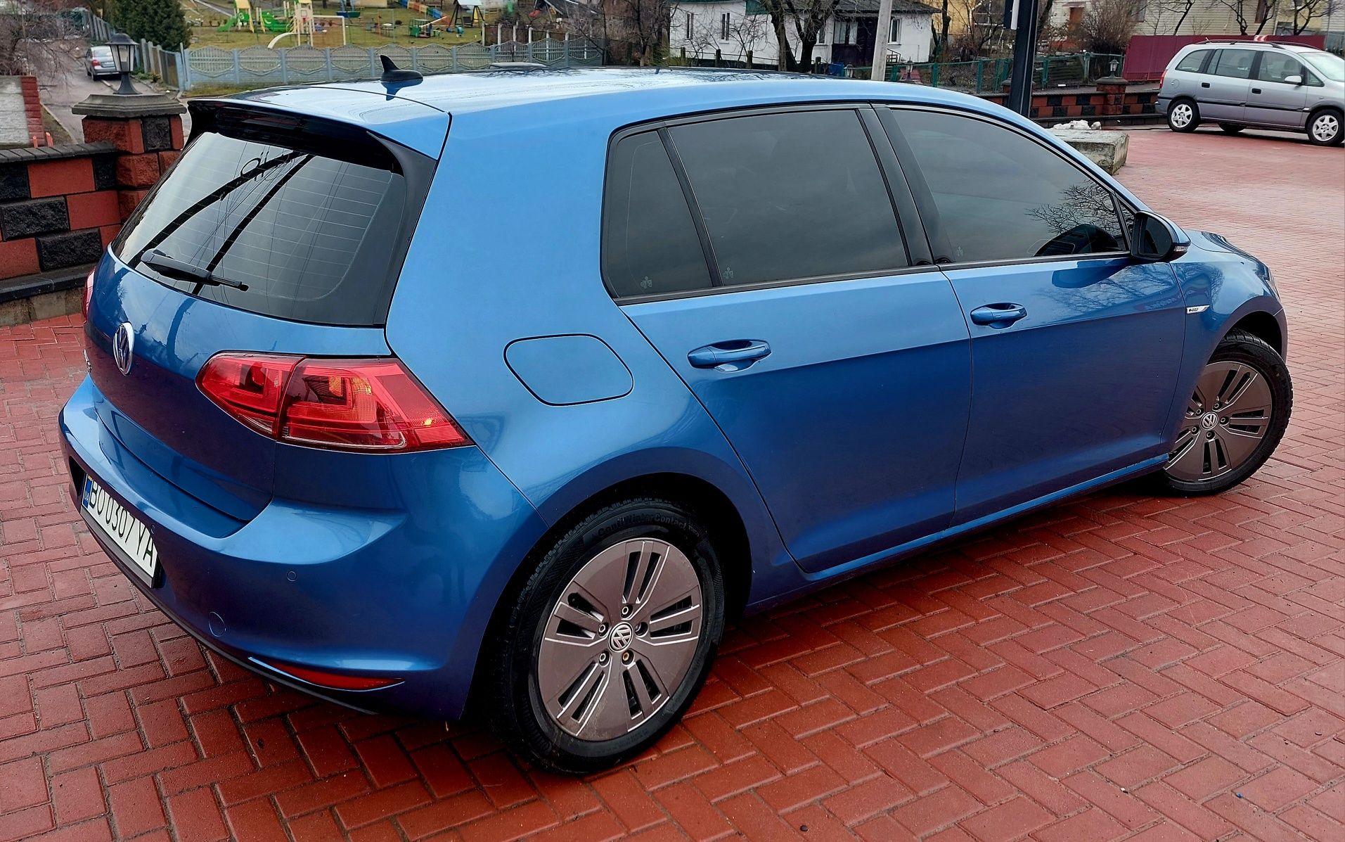 Volkswagen eGolf 2015 Фольксваген е Гольф