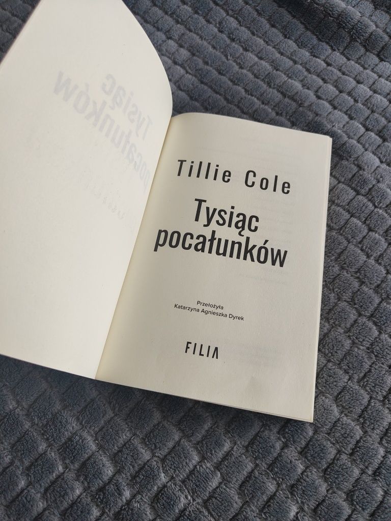 Tysiąc pocałunków - Tillie Cole