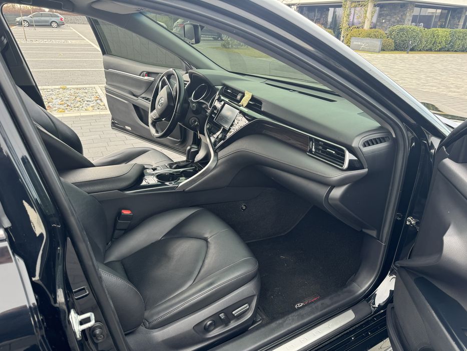 Toyota camry 2020р.