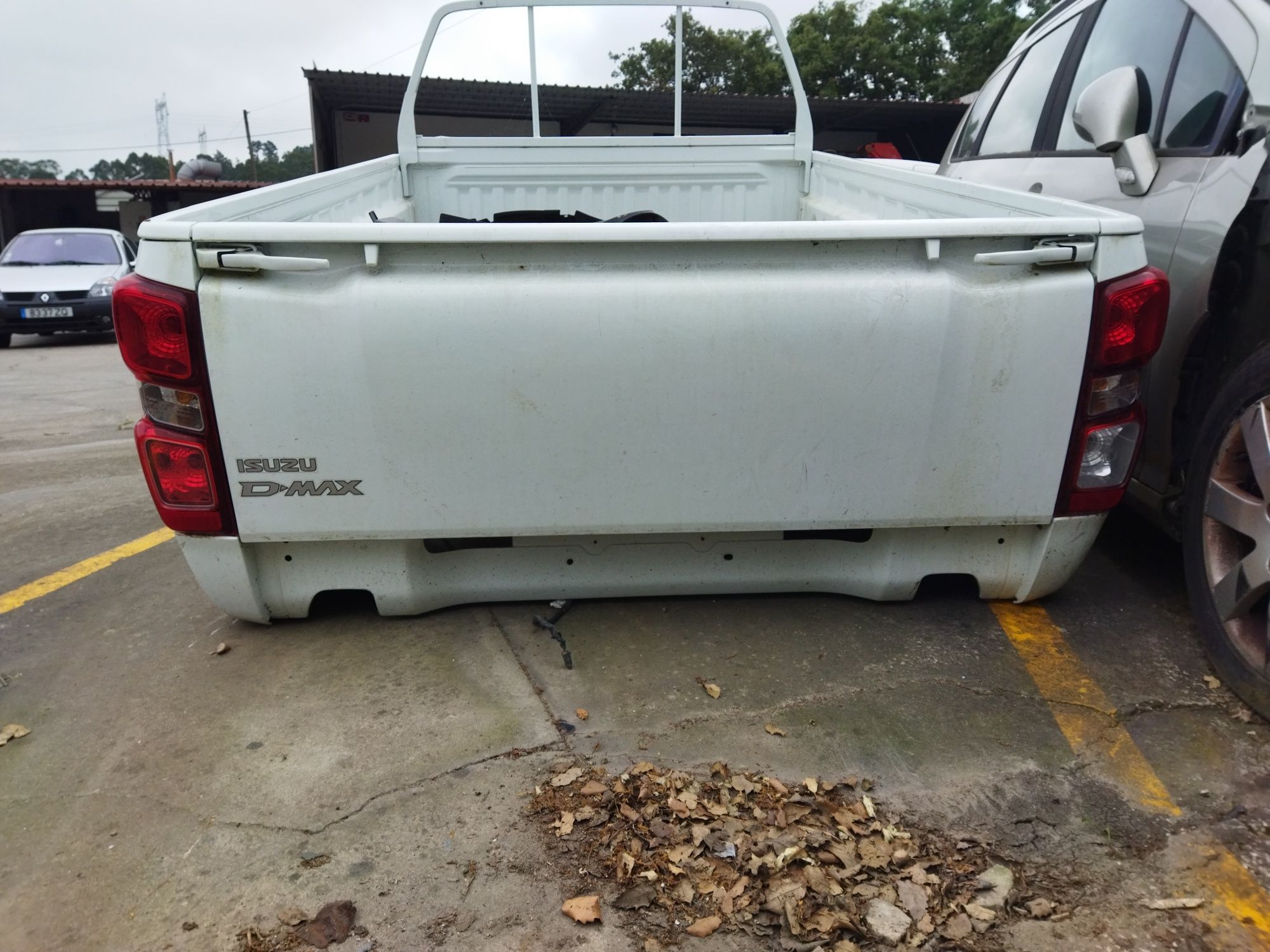 Caixa carga metal Isuzu d max 1.9 tfrs