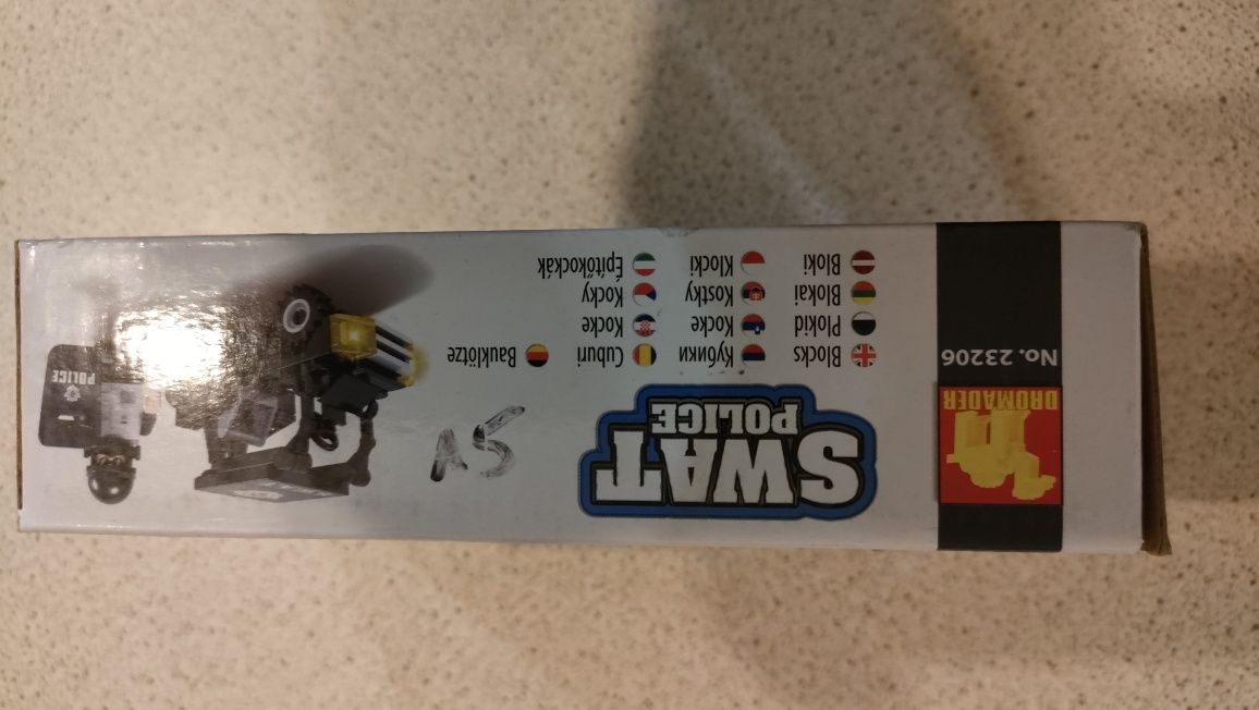 Klocki LEGO dromader SWAT police